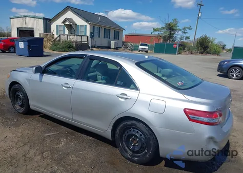 2011 Toyota Camry Le z USA, uszkodzony, nr VIN 4T4BF3EK2BR180937